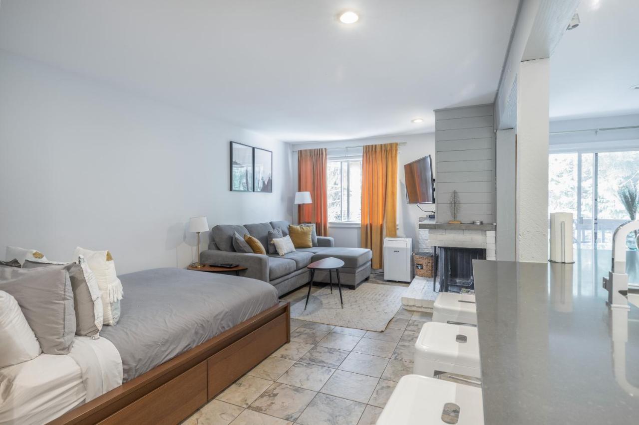 Updated Whistler Creek Studio With Parking Extérieur photo